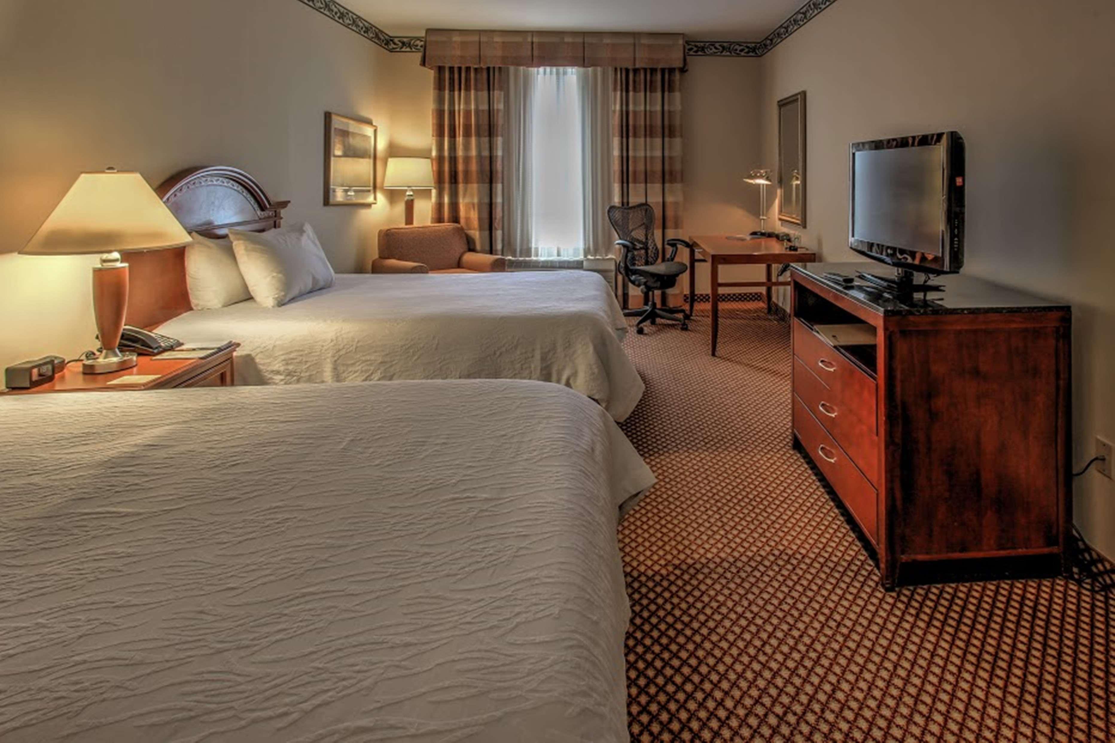 Hilton Garden Inn Вильямсбург Экстерьер фото
