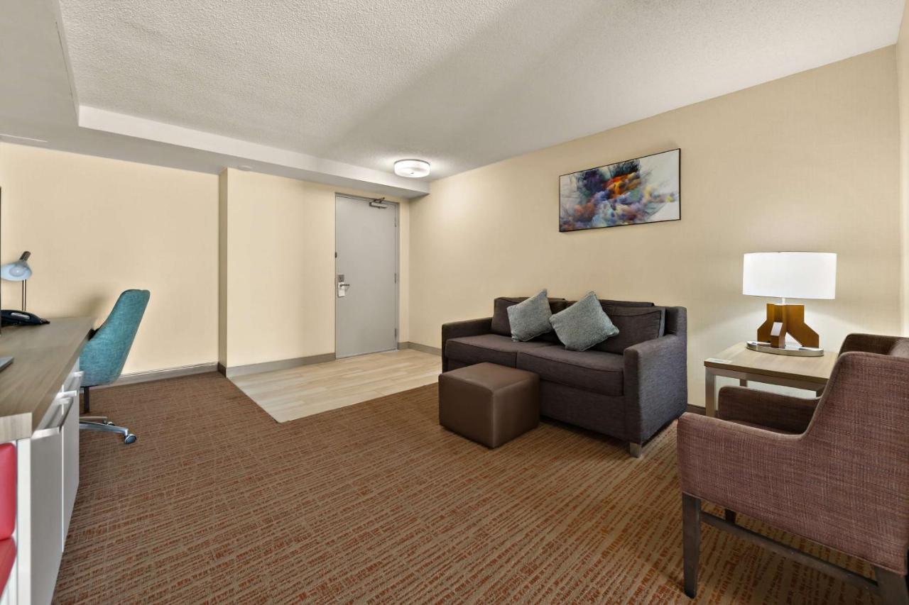 Hilton Garden Inn Вильямсбург Экстерьер фото