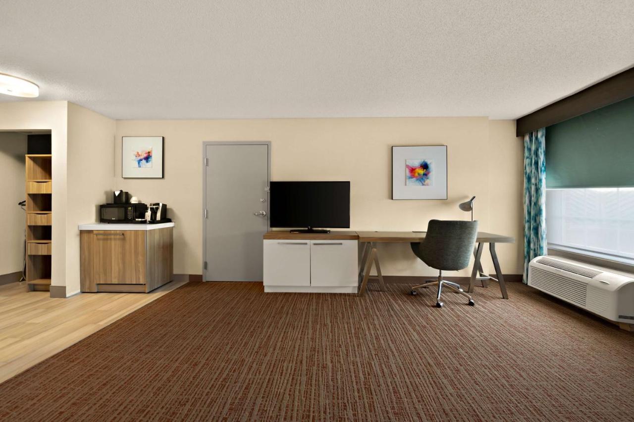 Hilton Garden Inn Вильямсбург Экстерьер фото