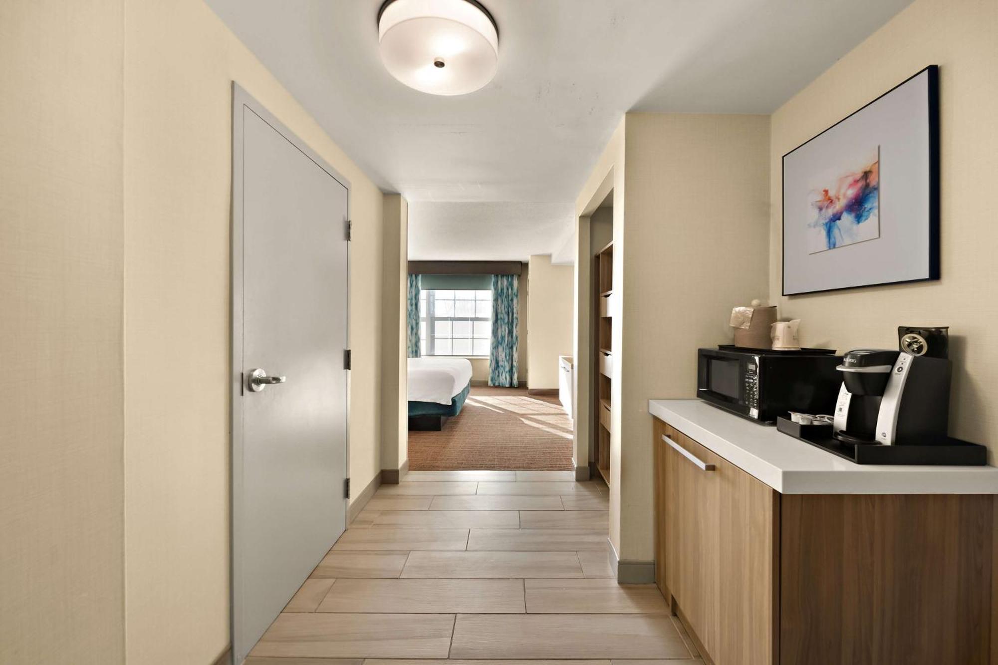 Hilton Garden Inn Вильямсбург Экстерьер фото