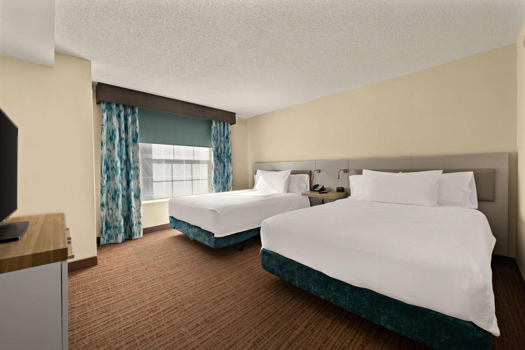 Hilton Garden Inn Вильямсбург Экстерьер фото
