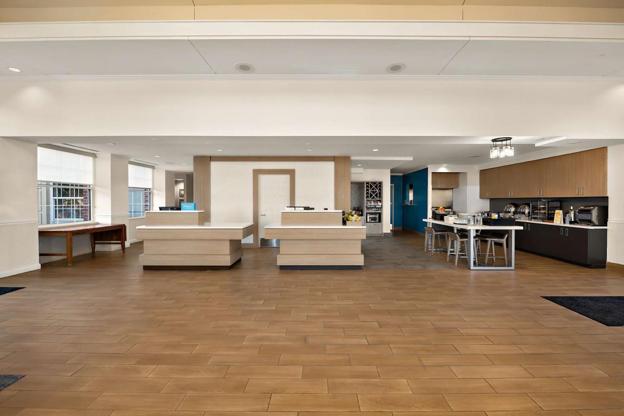 Hilton Garden Inn Вильямсбург Экстерьер фото